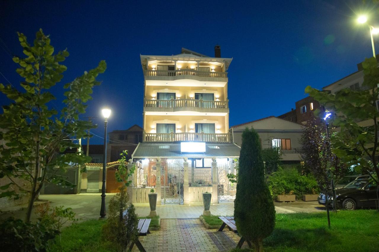 Vila Mariss Korce Exterior foto